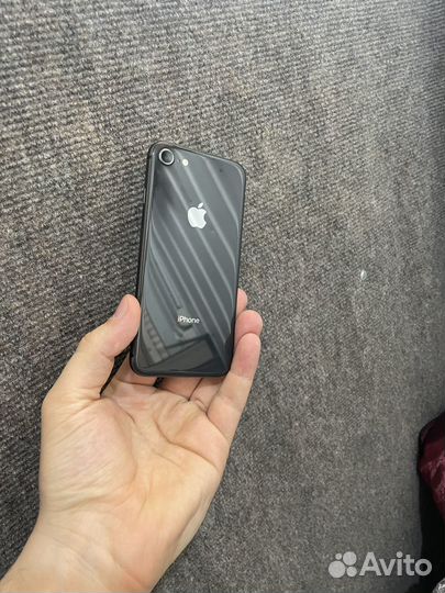 iPhone 8, 64 ГБ