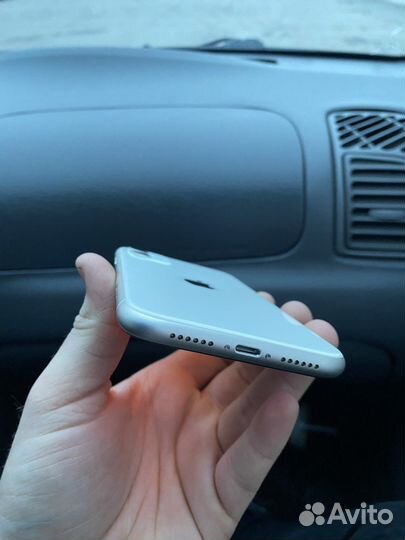 iPhone 11 на 128