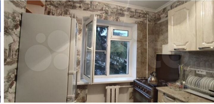 2-к. квартира, 50 м², 3/3 эт.