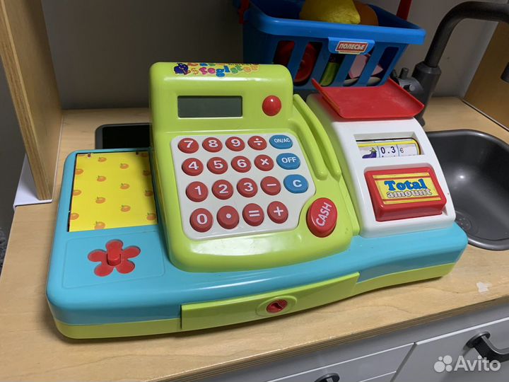 Игрушечный кассовый аппарат