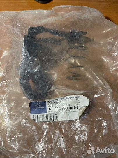 Замок капота MB W202,W210