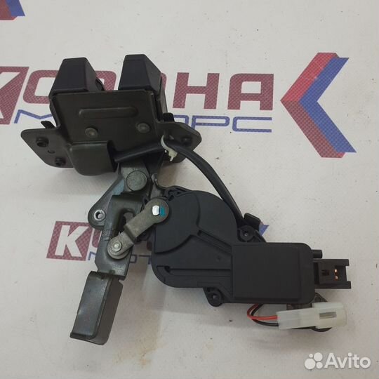 Замок крышки багажника