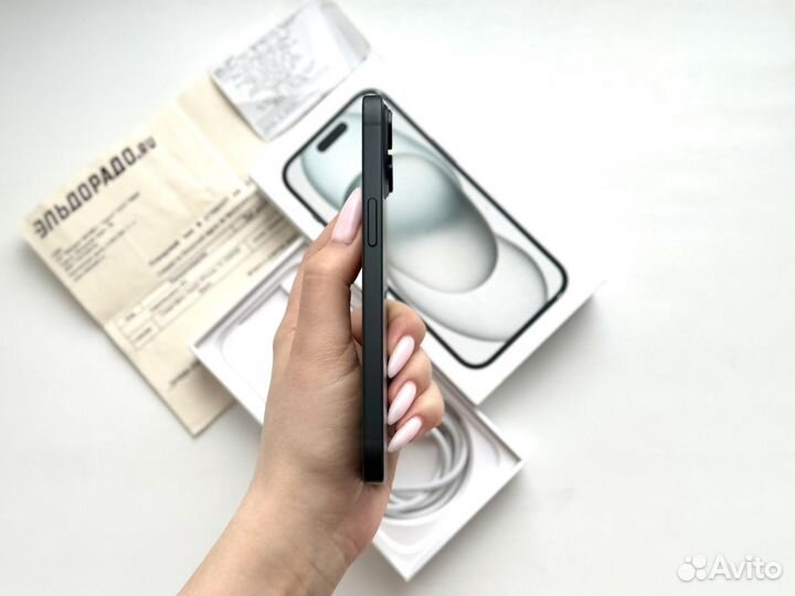 iPhone 15, 256 ГБ