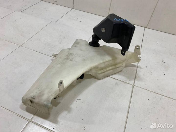 Бачок омывателя лобового стекла Audi A4 B8 (2007—2012)