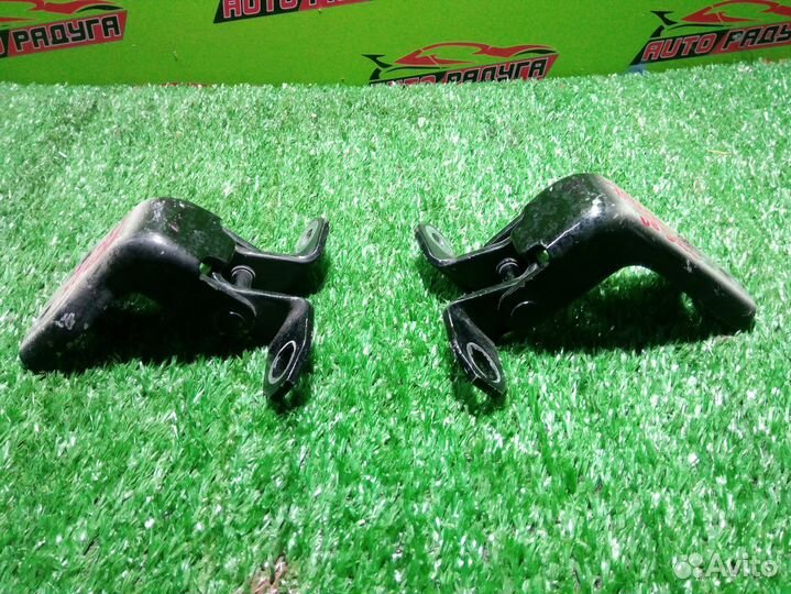 Петли на дверь suzuki ZC72S, ZD72S swift