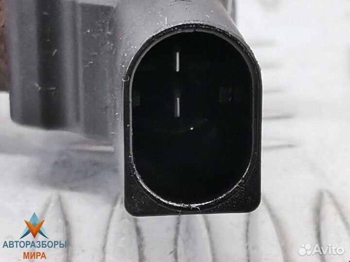 Форсунка Volkswagen Passat B6 2008 03L130277