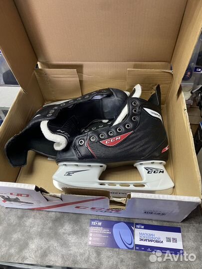 Магазин хоккей новые Коньки CCM RBZ 40, размер 39