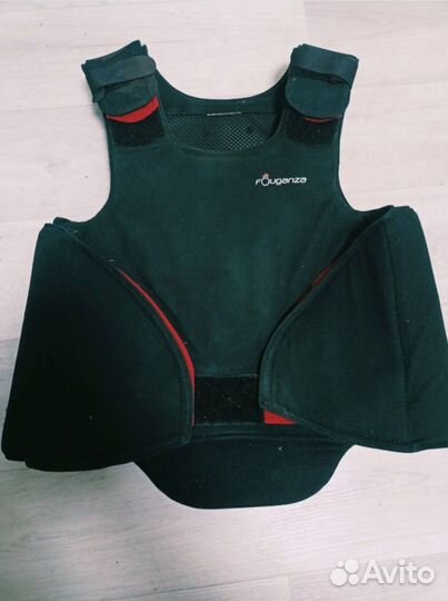 Защитный жилет для конного спорта