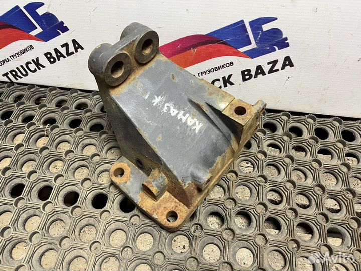 Кронштейн двигателя передний