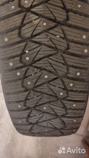 Goodyear UltraGrip Ice 215/55 R16