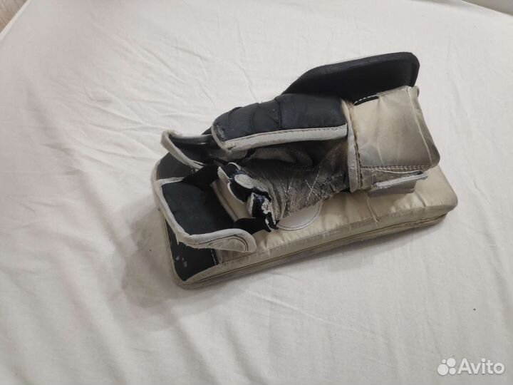 Вратарский шлем, вратарские щитки, блин, ловушка