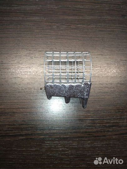 Фидерная кормушка вампир