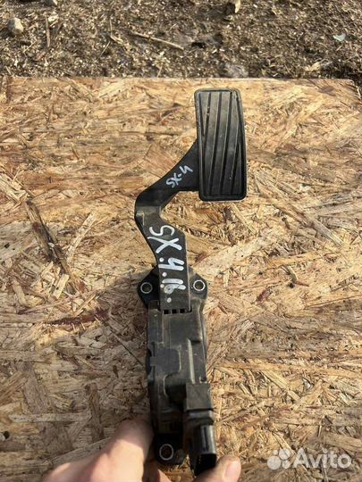 Педаль газа Suzuki Sx4