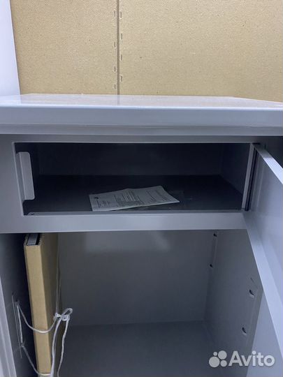 Сейф металлический