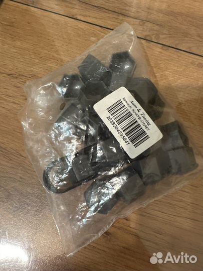 Колпачки на колёсные болты