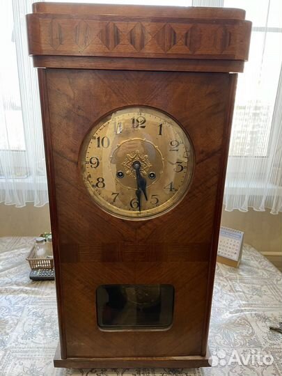 Старинные настенные антикварные часы с боем