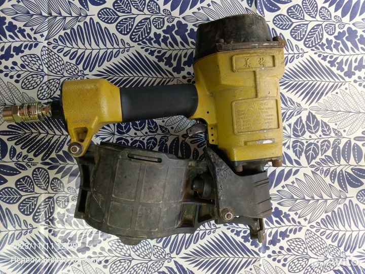 Пневматический пистолет для гвоздей