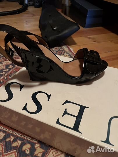 Босоножки натуральная кожа 39 размер лаковые