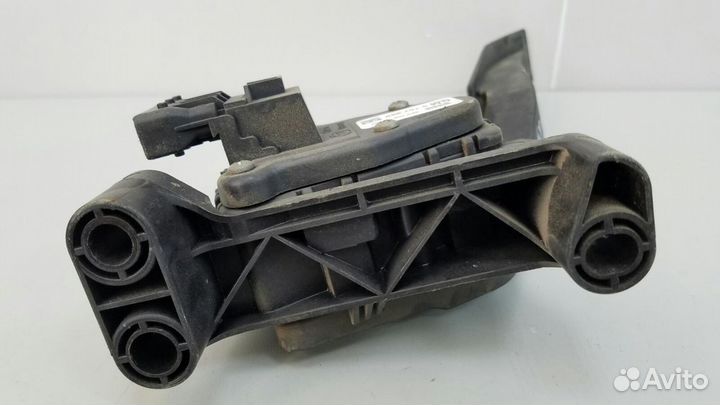 Педаль газа электронная Opel Astra H L69 Z16XER