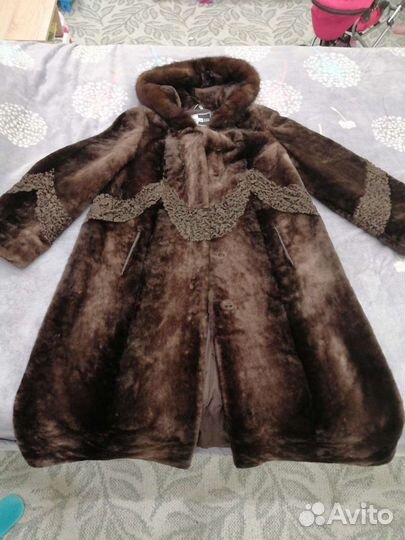 Шуба мутоновая с капюшоном длинная