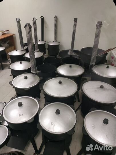 Казан 10л + печь с дымоходом и дверцей