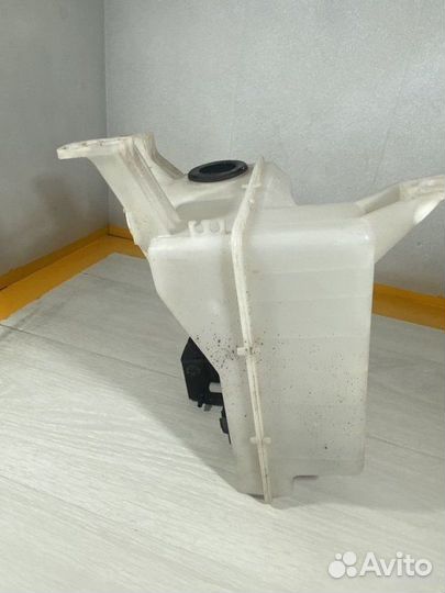 Бачок стеклоомывателя Kia Sorento 2006-2011