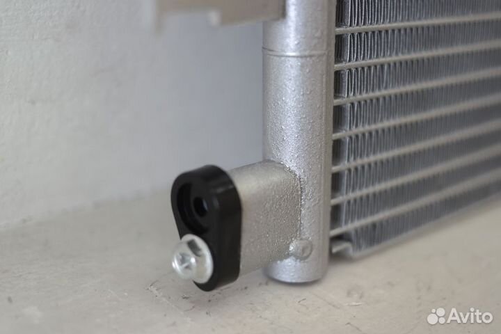 Радиатор кондиционера Рено Логан 05