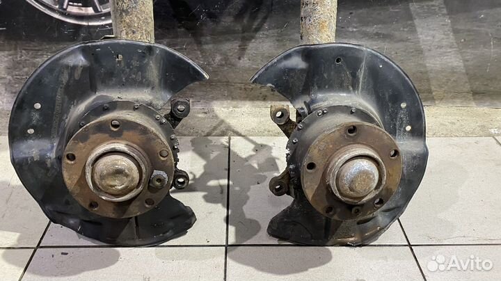 Стойки передние в сборе BMW 5 series E34