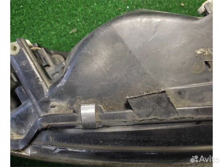 Фара правая Mitsubishi Carisma 1.6 1998