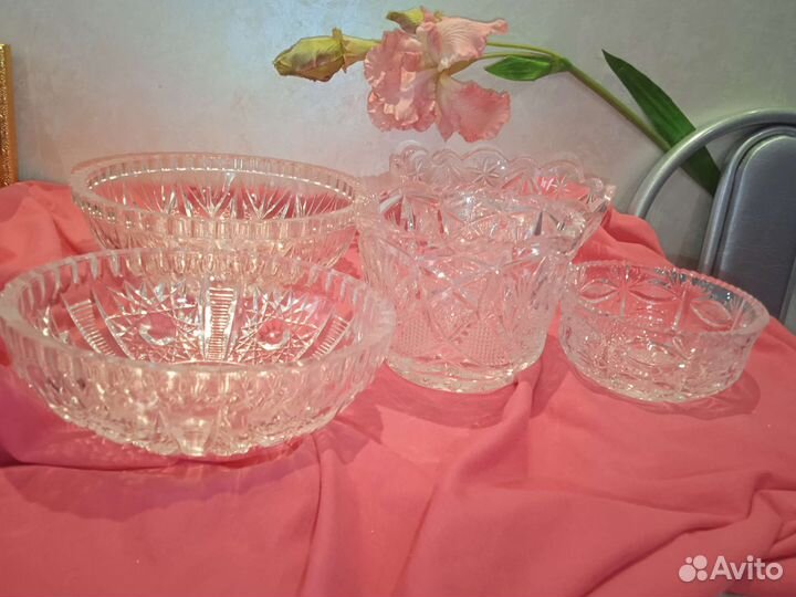 Много хрусталя