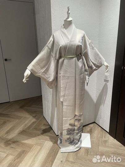 Японское шелковое кимоно