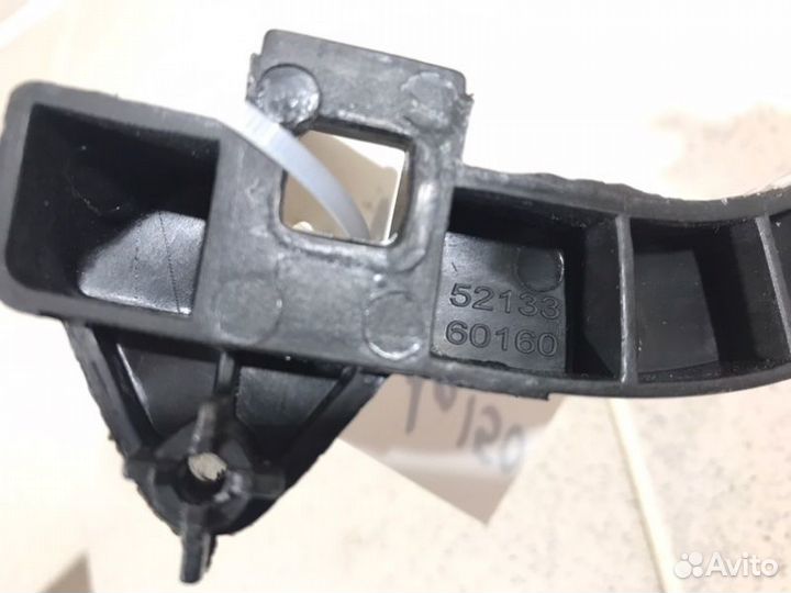 Кронштейн переднего бампера левый Toyota Land