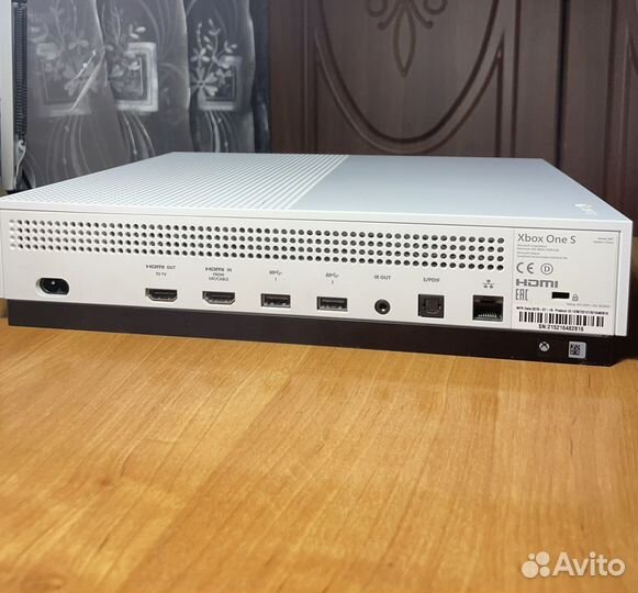 Xbox One S 2 геймпада 1tb