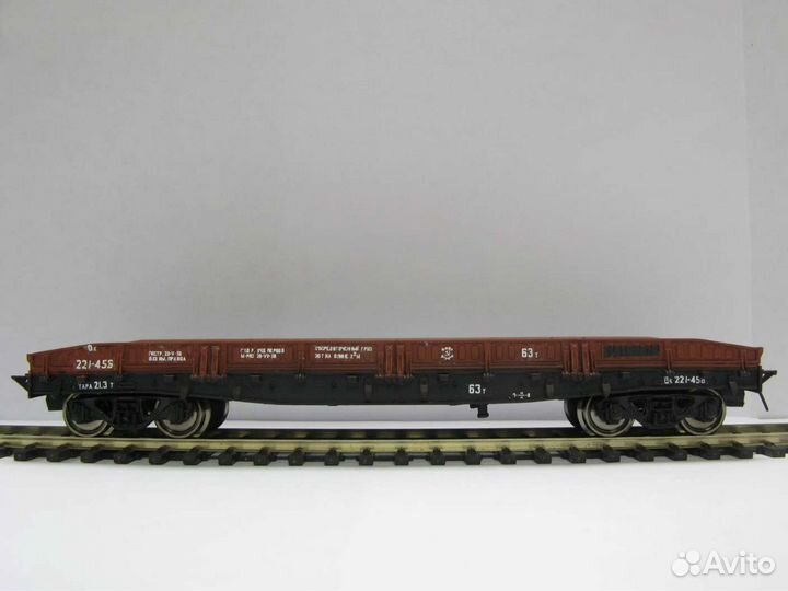 Платформа с металлическими бортами 63т. сжд