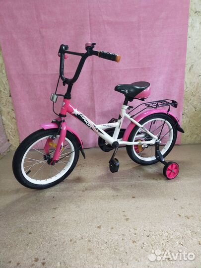 Детский розовый велосипед, колеса на 16