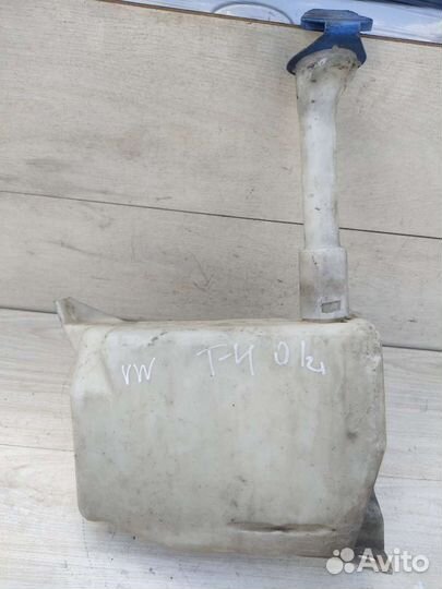 Бачок омывателя на volkswagen t4