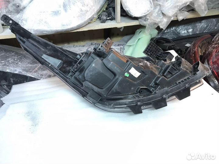 Фара левая Kia Rio X-Line 4 new галоген