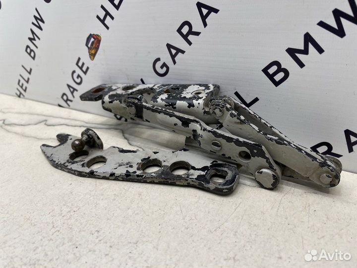 Петля капота левая Bmw E39