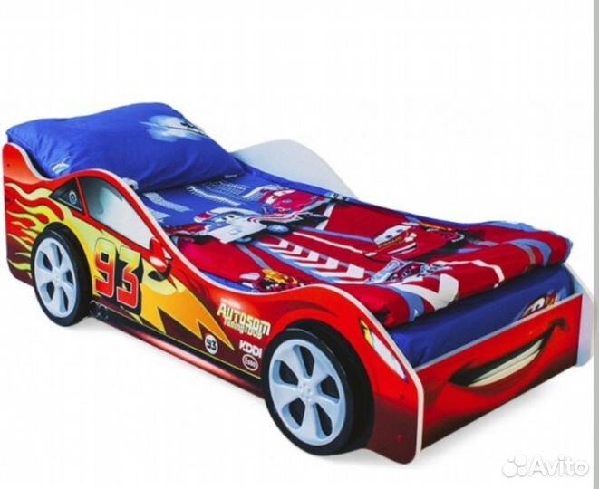 Детская кровать машина