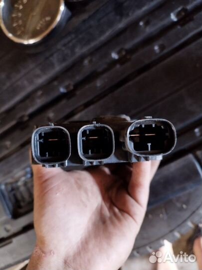 Блок предохранителей Renault Megane 3 K4MV838 2012