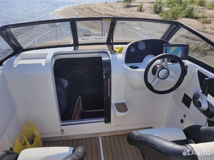 Катер Phenix 560