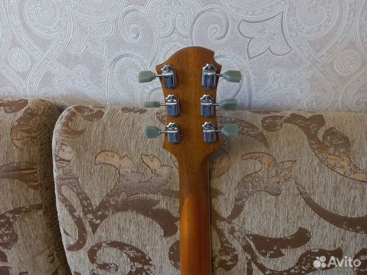 Электрогитара