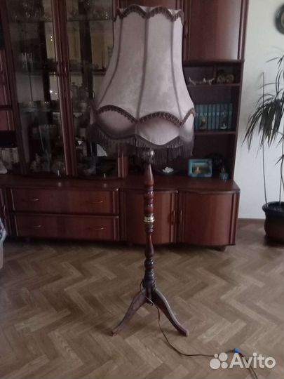 Торшер напольный с абажуром