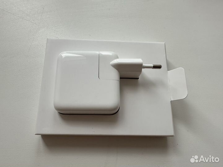 Адаптер питания USB-C (30W)