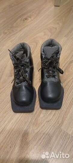 Лыжные ботинки spine cross