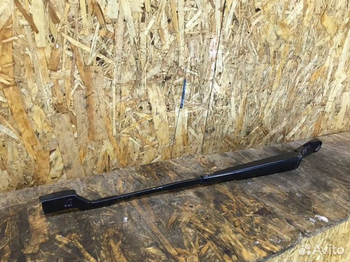 Поводок стеклоочистителя передний левый Opel Astra