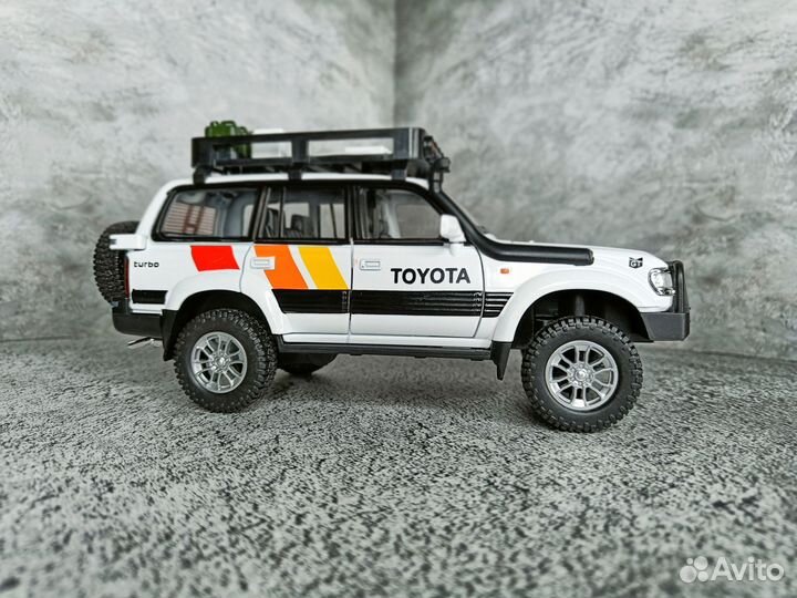 Машинка Металлическая Toyota Land Cruiser 80