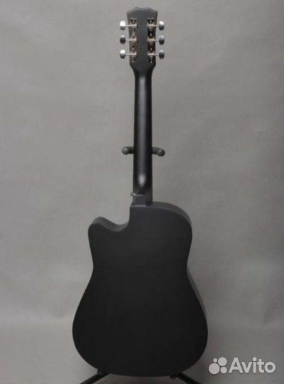 Гитара новая с чехлом и аксессуарами