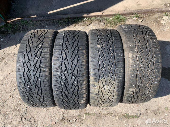 Nokian Tyres Hakkapeliitta 7 215/50 R17