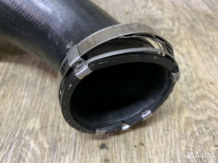 VW Touareg 2002-2010 Патрубок интеркулера